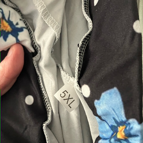 Black Floral Dot Print High Waist Pocket Skort - Picture 4 of 4